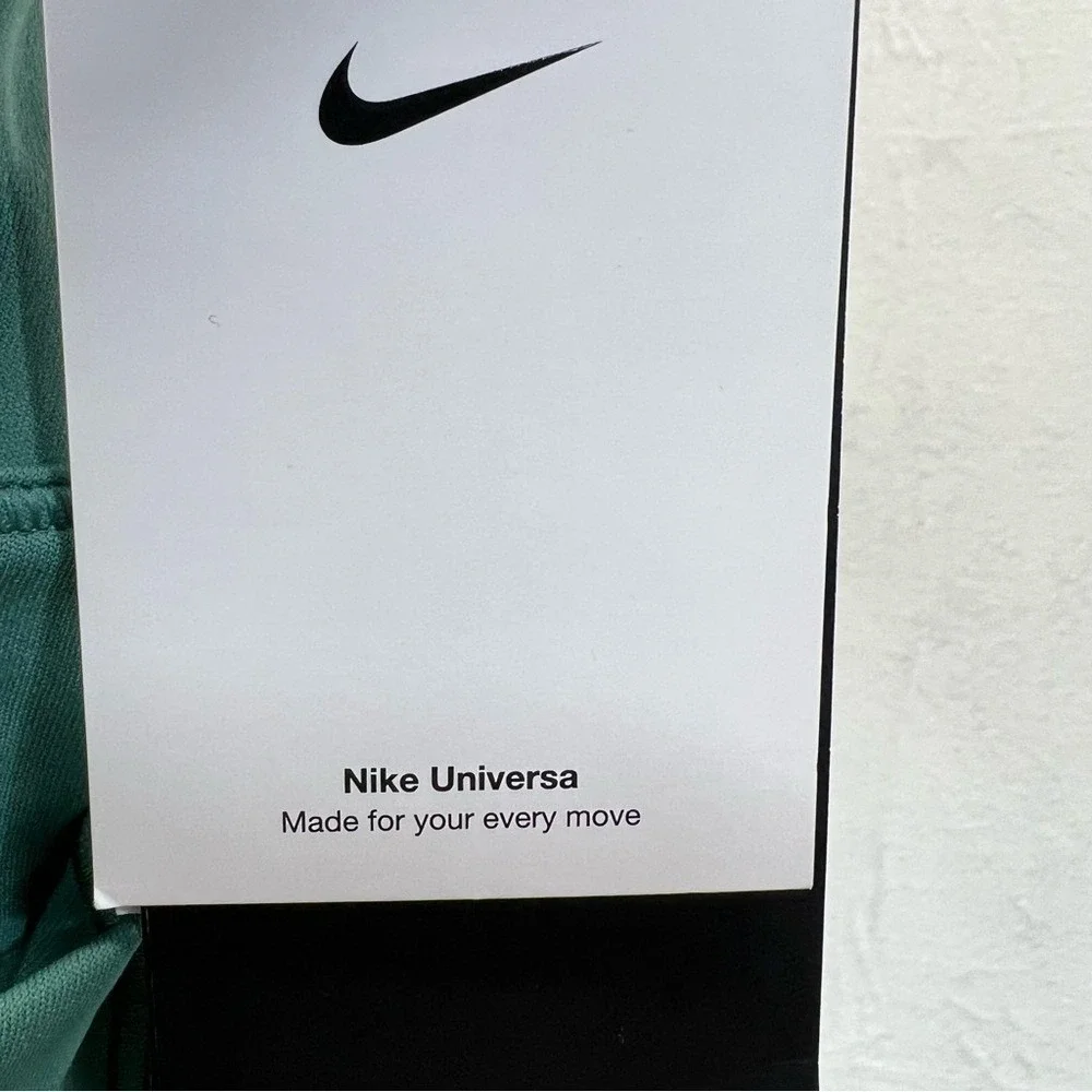 Nike Universa Women's Teal Green Athletic‎ Biker Shorts Xsmall